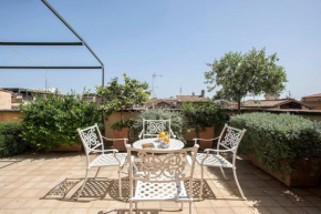 Exclusive City Views from a Sunny Attic Apartment!